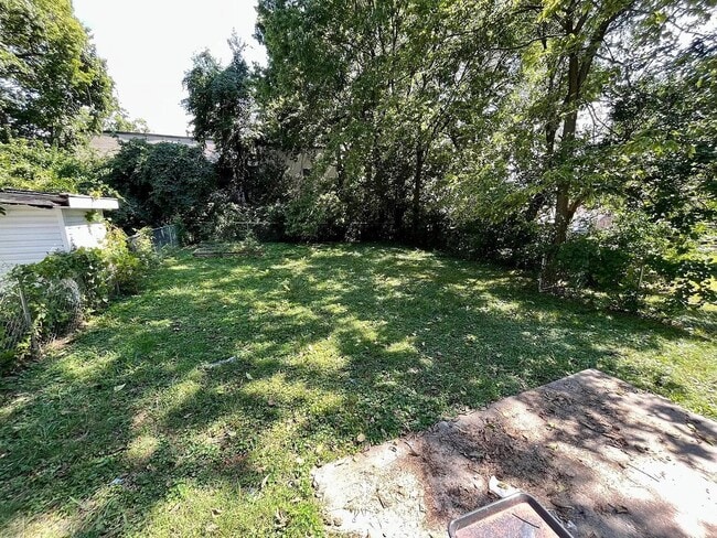 Building Photo - 1086 Duncan Ave