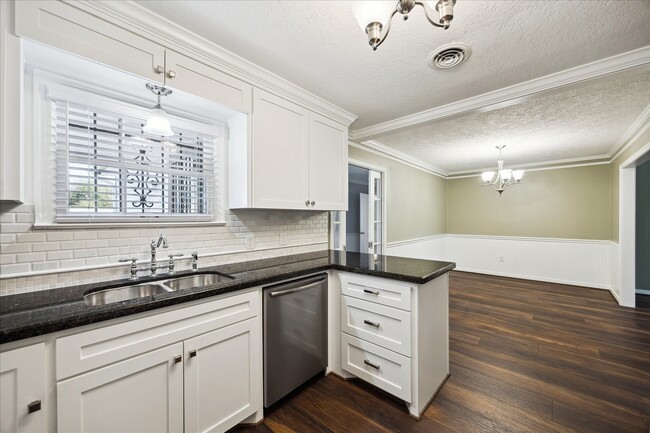 Building Photo - 1115 Post St