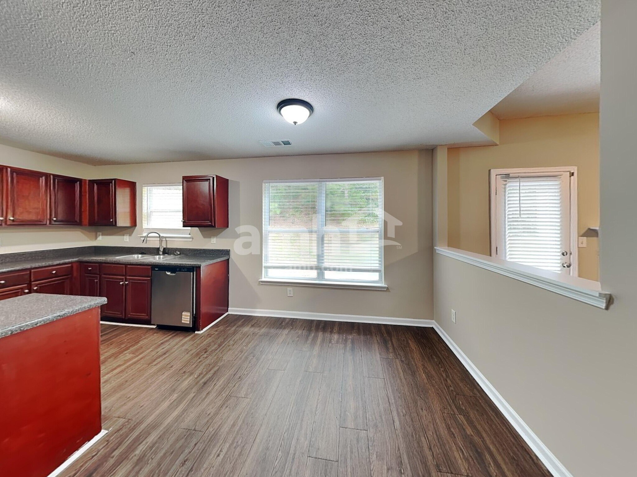 Building Photo - 682 Rock Hill Pky