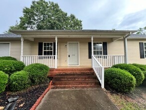 Building Photo - 3BD/ 2BA in Hidden Lake Subdivision