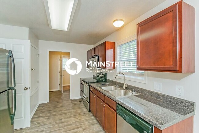 Building Photo - 4 Bedroom Pet-Friendly Home in POWELL, TN with Main Street Renewal