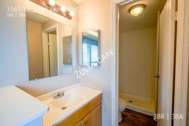 Building Photo - 3565 Valley Lake Dr