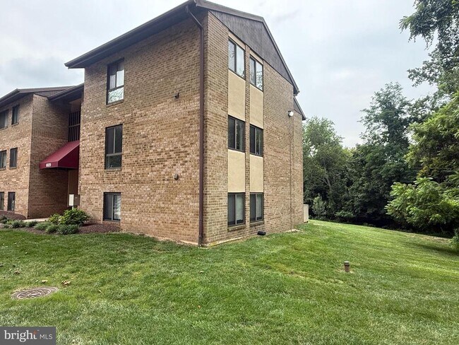Building Photo - 6029-4 Majors Ln