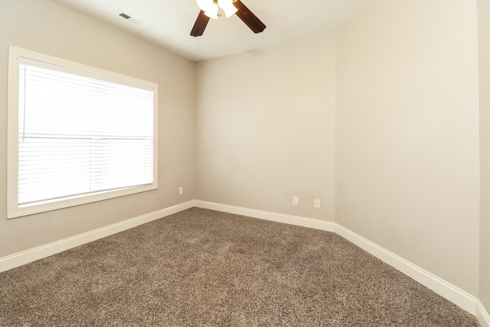 Building Photo - 8638 Castle Cliff Dr
