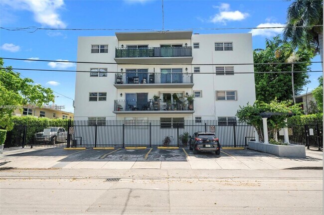 Building Photo - 444 SW 4th St