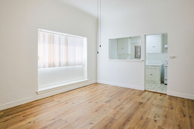 Building Photo - Modern Living in Koreatown: Stylish Studio Apartment