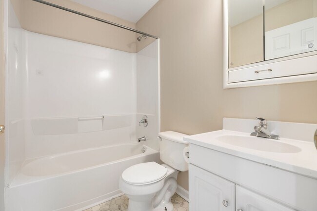 Building Photo - Delta Ridge Darling!  Available Now!  3BR Plus Den!