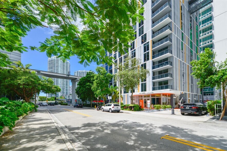 Building Photo - 31 SE 6th St