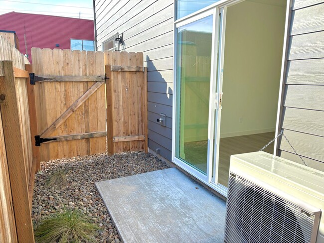 Building Photo - St. Johns Townhouse - Modern, Spacious, New Construction 2 Bedroom with A/C, Washer/Dryer, and Pr...