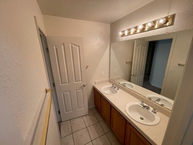 Building Photo - Rocklin four bedroom. single level home