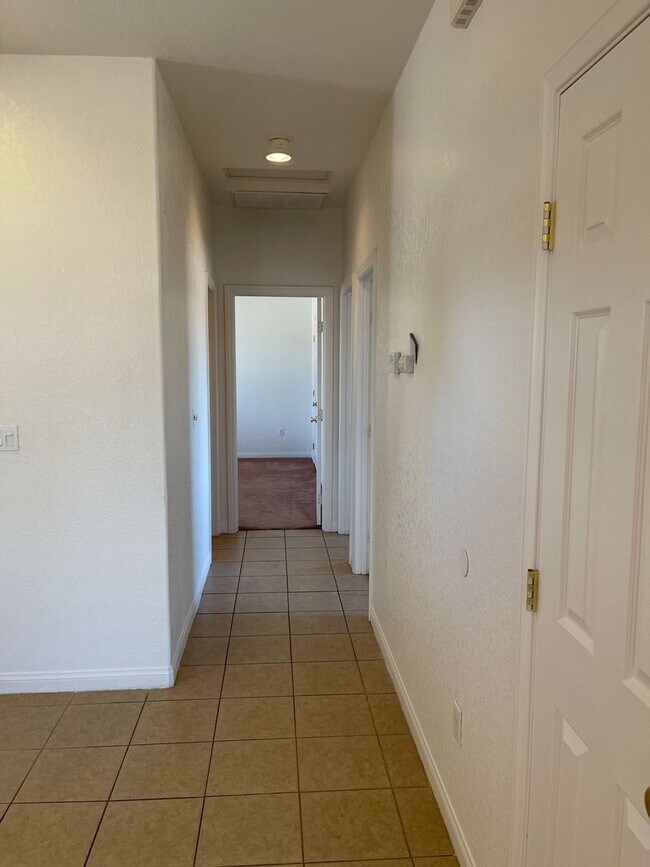 Building Photo - Spacious 3-Bedroom Home With RV Parking       MOVE IN SPECIAL!