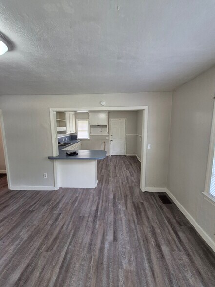 Primary Photo - 3251 Meadow Ln