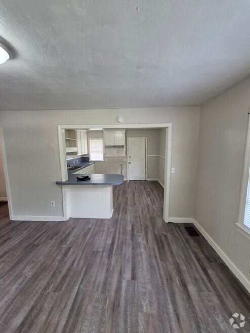 Building Photo - 3251 Meadow Ln