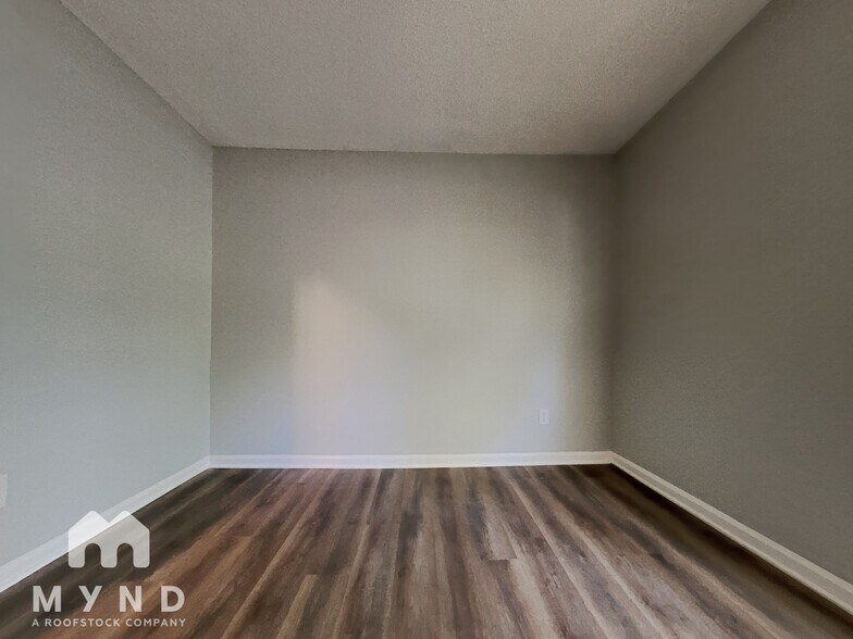 Building Photo - 5842 Olivet Dr