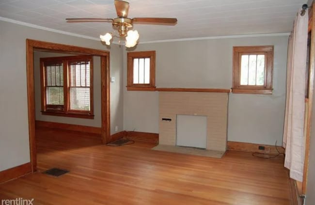 Building Photo - 825 Sylvan-825SYL