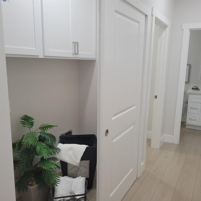 Building Photo - 2627 Beaumont St