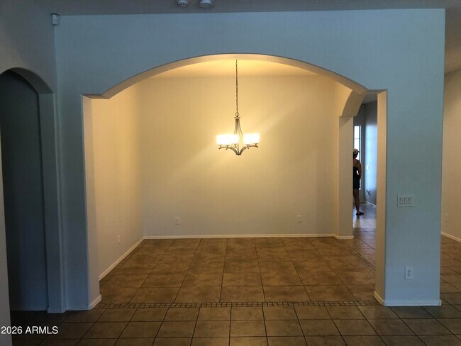 Building Photo - 2434 W Red Range Way