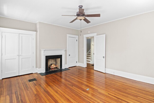 Building Photo - Historic Home in Wake Forest!