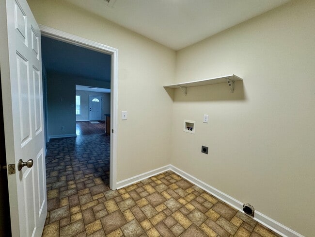 Building Photo - 513 N Elizabeth Ave