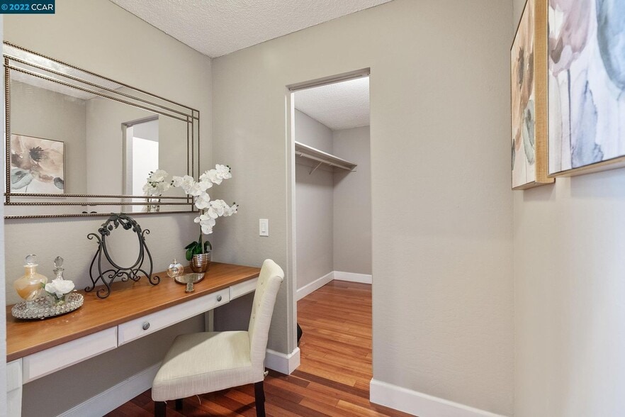 pre-closet - 300 N Civic Dr #313