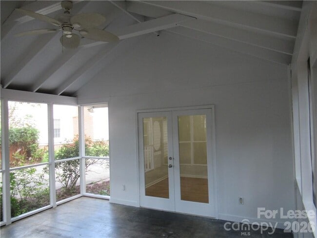 Building Photo - 11718 Fernhurst Ln