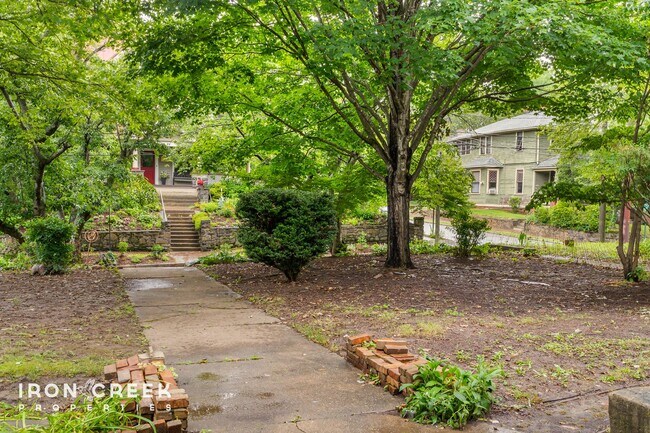 Building Photo - Stunning Historic Montford Home with Moder...