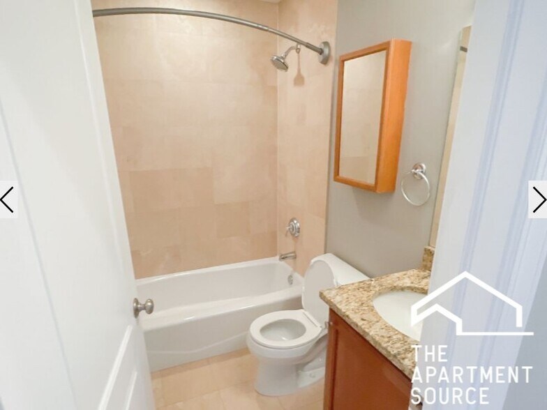 Building Photo - 1636 W Grace St