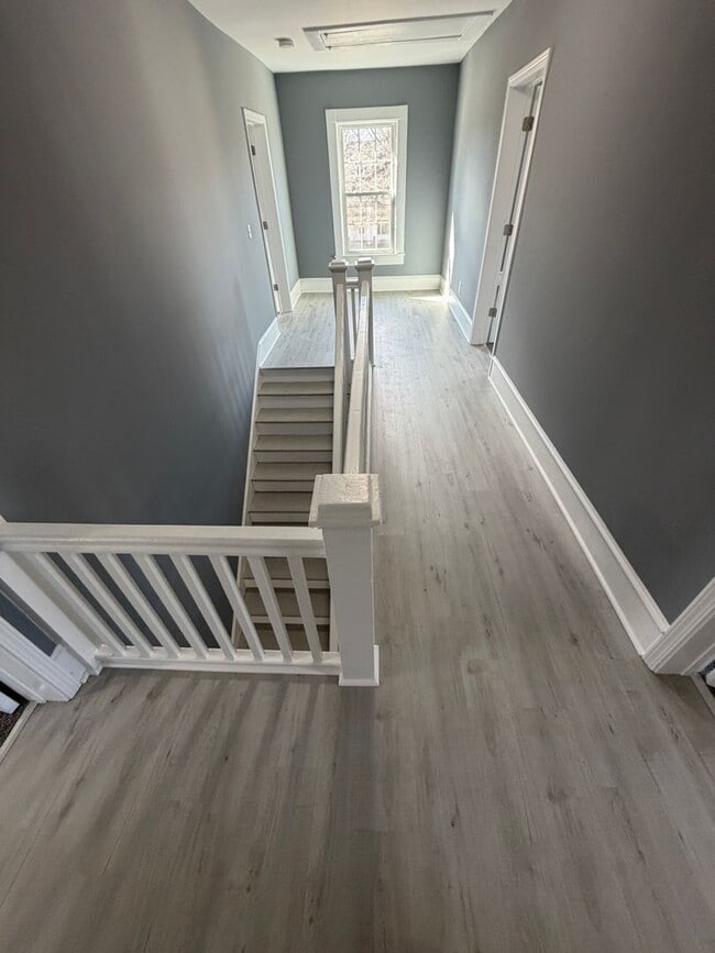 Building Photo - Amazing 7 Bedroom 2 bathroom updated home for rent in Burlington, NC