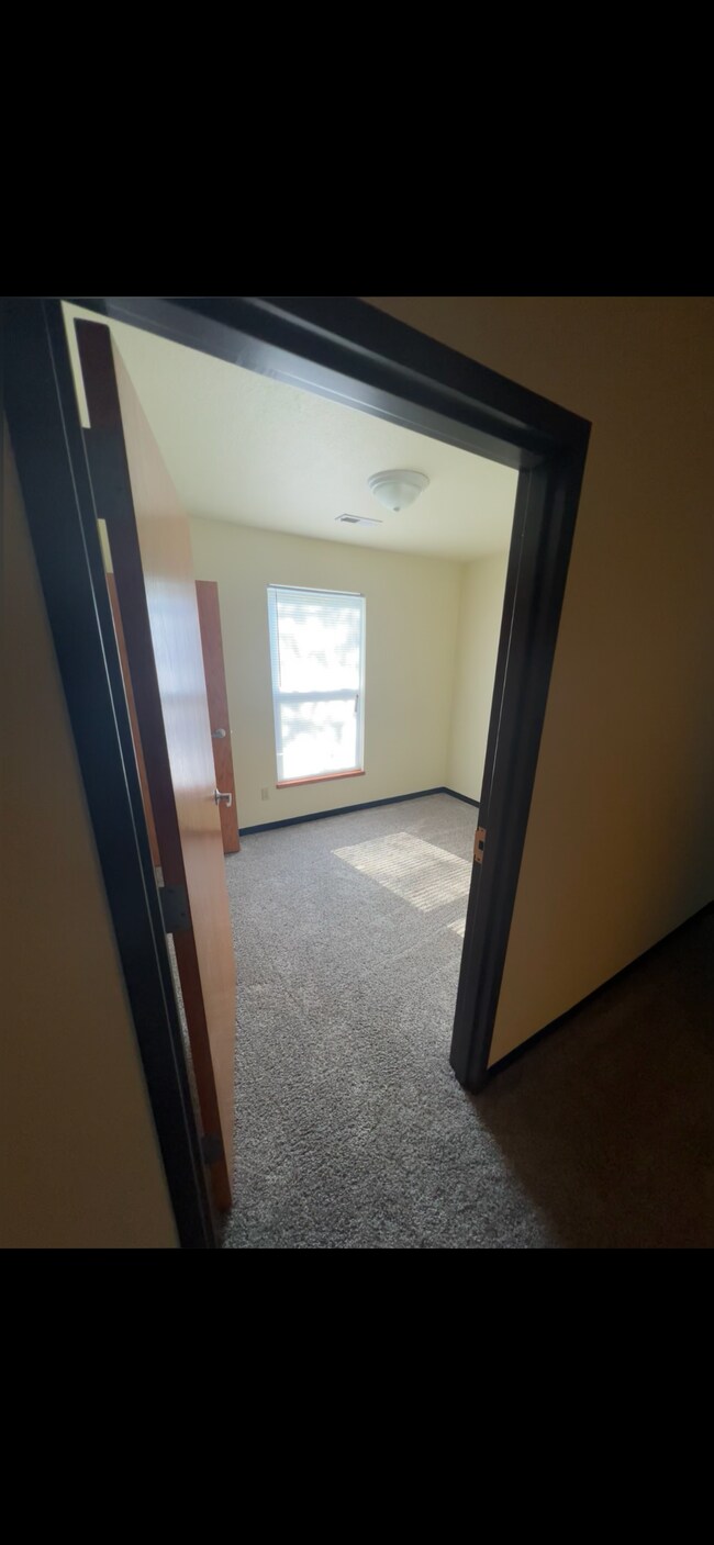 Corner Bedroom - 604 NE Douglas St
