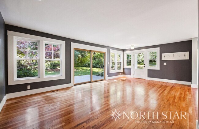 Building Photo - A Private Paradise Near Downtown
