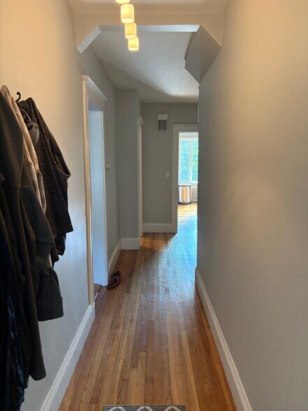 Building Photo - 51 Algonquin Rd