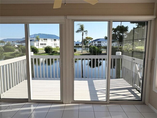 Building Photo - 1011 Pelican Ct