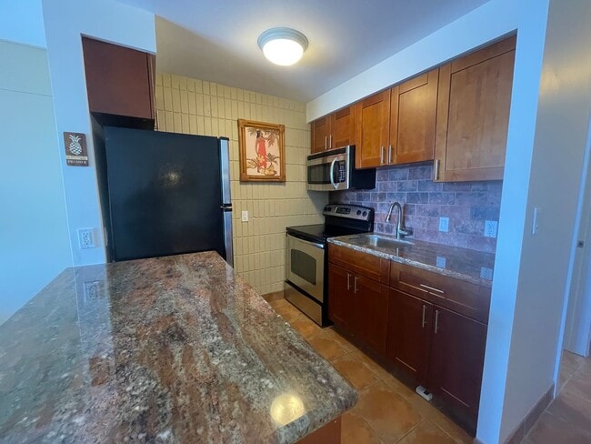 Building Photo - Lahaina Shores furnished studio units avai...
