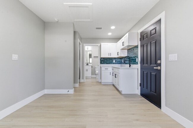 Building Photo - Top Shelf Aquisitions