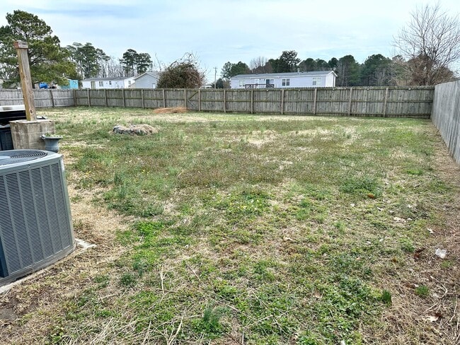 Building Photo - 134 Annie Rd