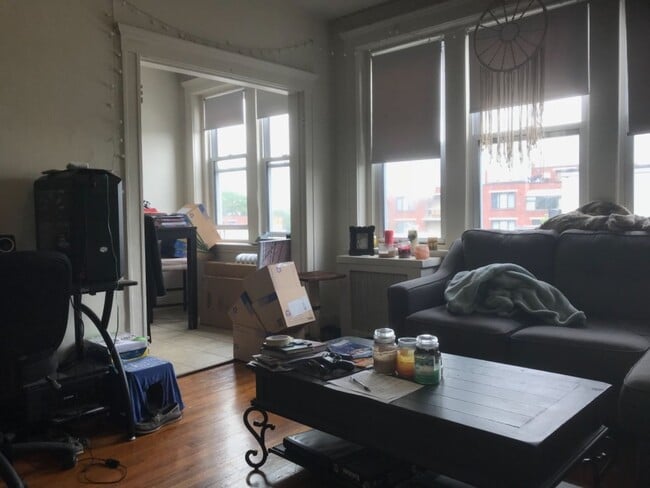 Building Photo - Nicely renovated 1 bed in a prime location in Allston!