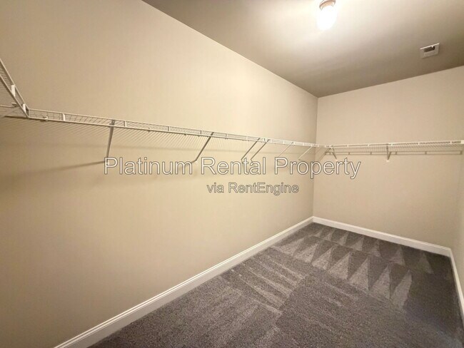 Building Photo - 5075 Rialto Way