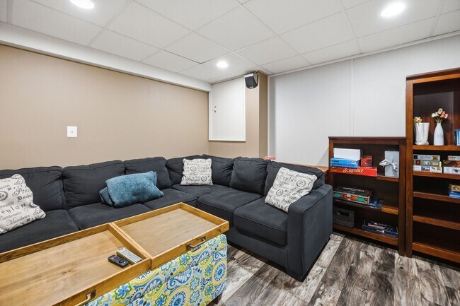 Building Photo - Spacious Home in a Great Leesburg Location