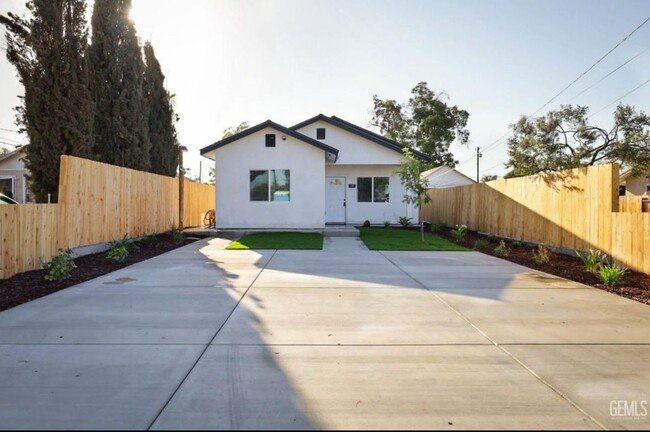 Primary Photo - 310 Ohio Dr