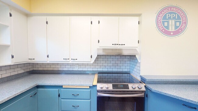 Building Photo - 2031 N Killingsworth St