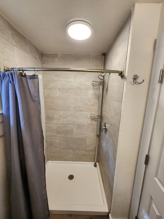 Building Photo - Charming home in Polson