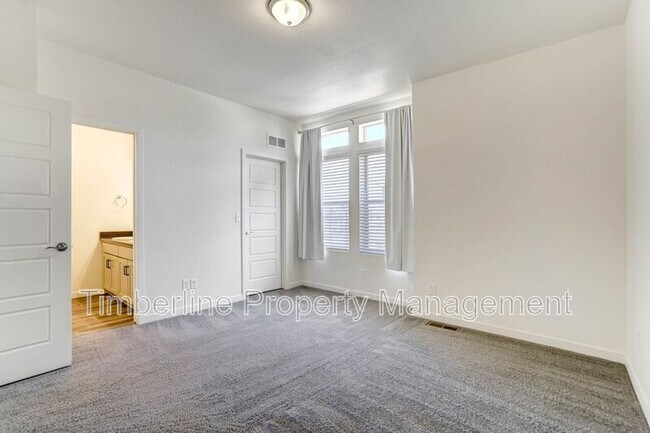 Building Photo - 6020 Ashmore Ln