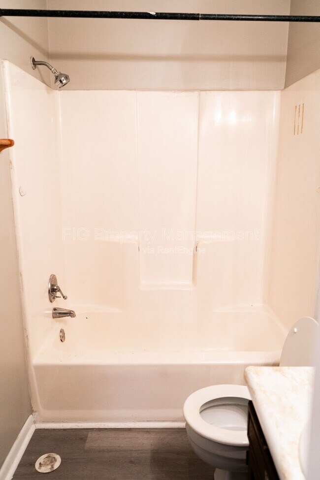 Building Photo - 129 Hillcrest Dr