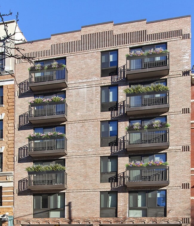 Building Photo - 433 E 115th St