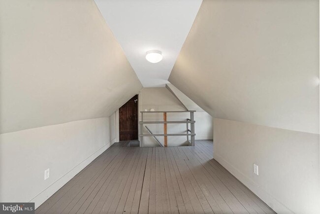 Building Photo - 923 N Main St