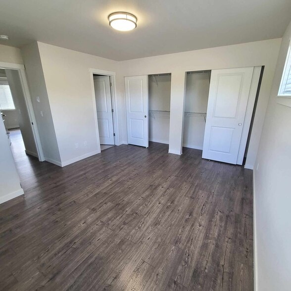 Primary bedroom w/double closets - 146 168th St E