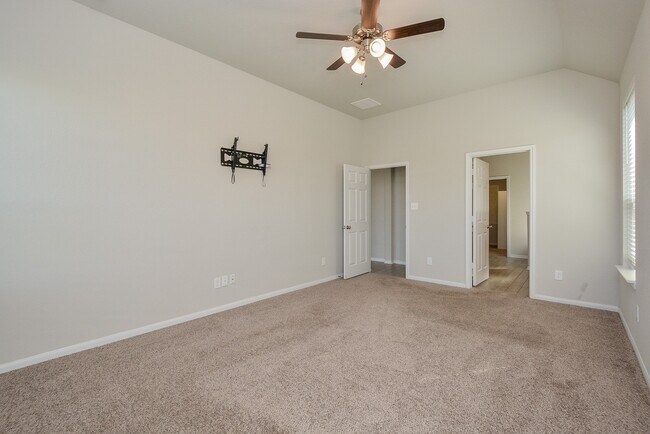 Building Photo - 14615 Sycamore Side Wy