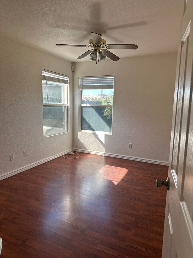 Building Photo - Nice Home For Rent!