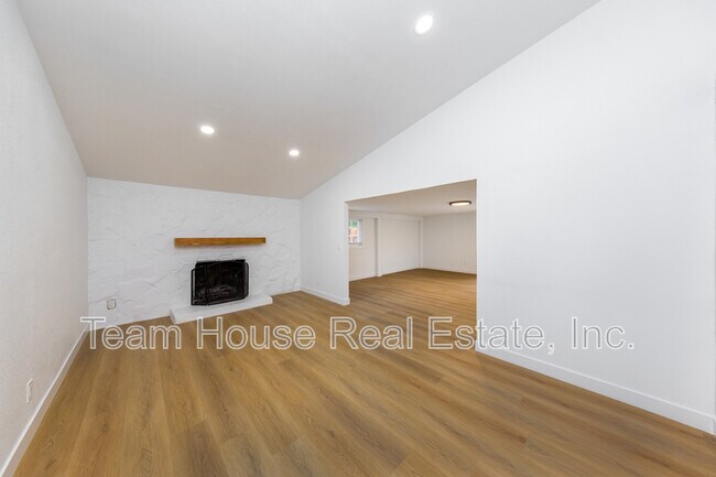 Building Photo - 18735 Bookham Dr