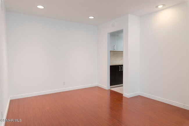Building Photo - 31515 Lindero Canyon Rd